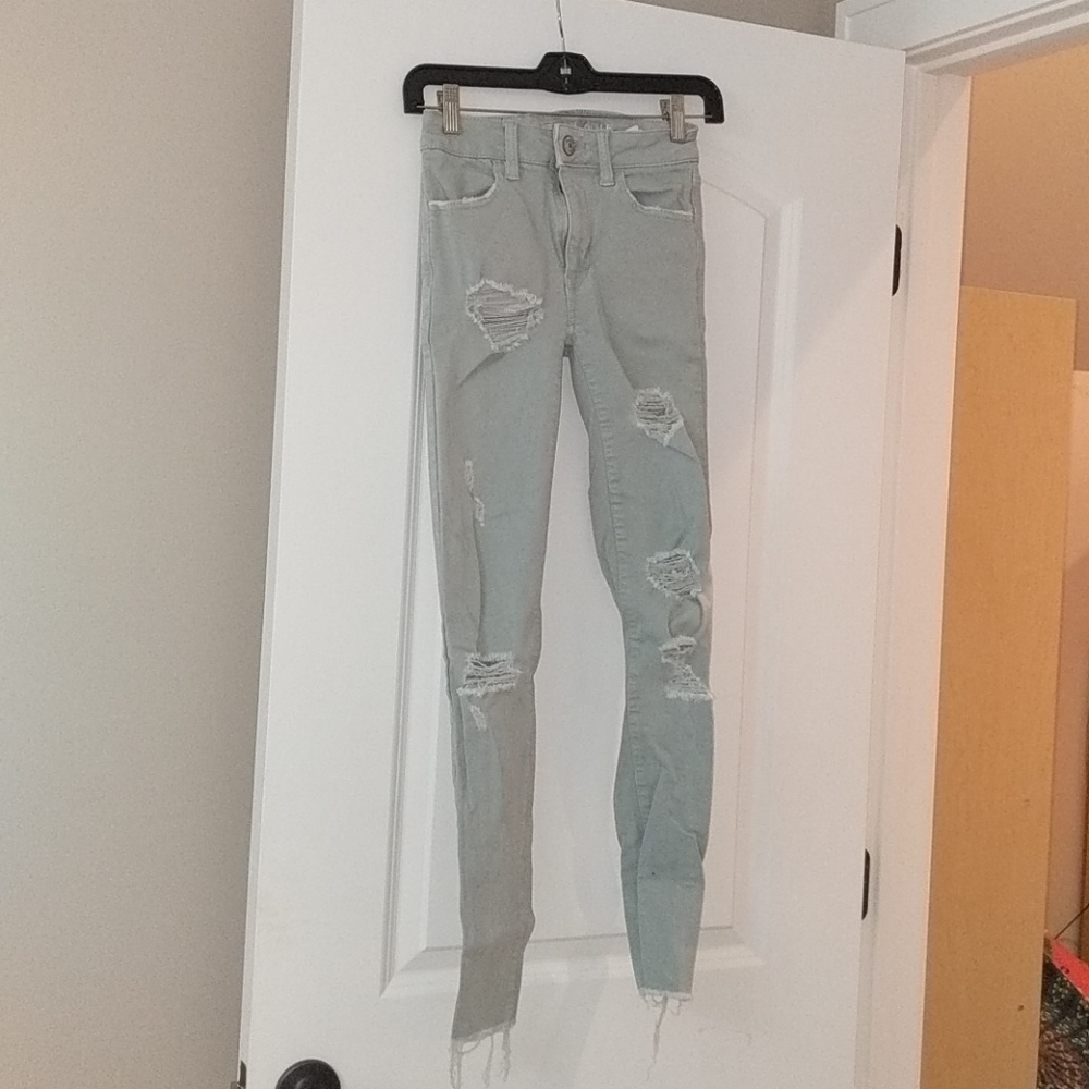 Distressed never worn jegging jeans